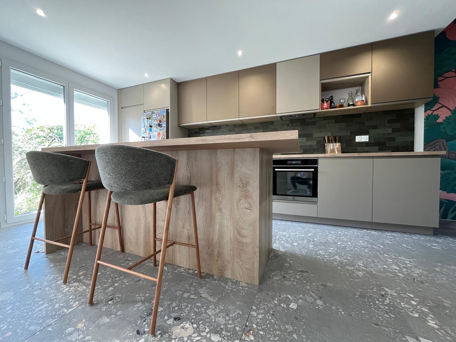 Rénovation cuisine avec îlot central